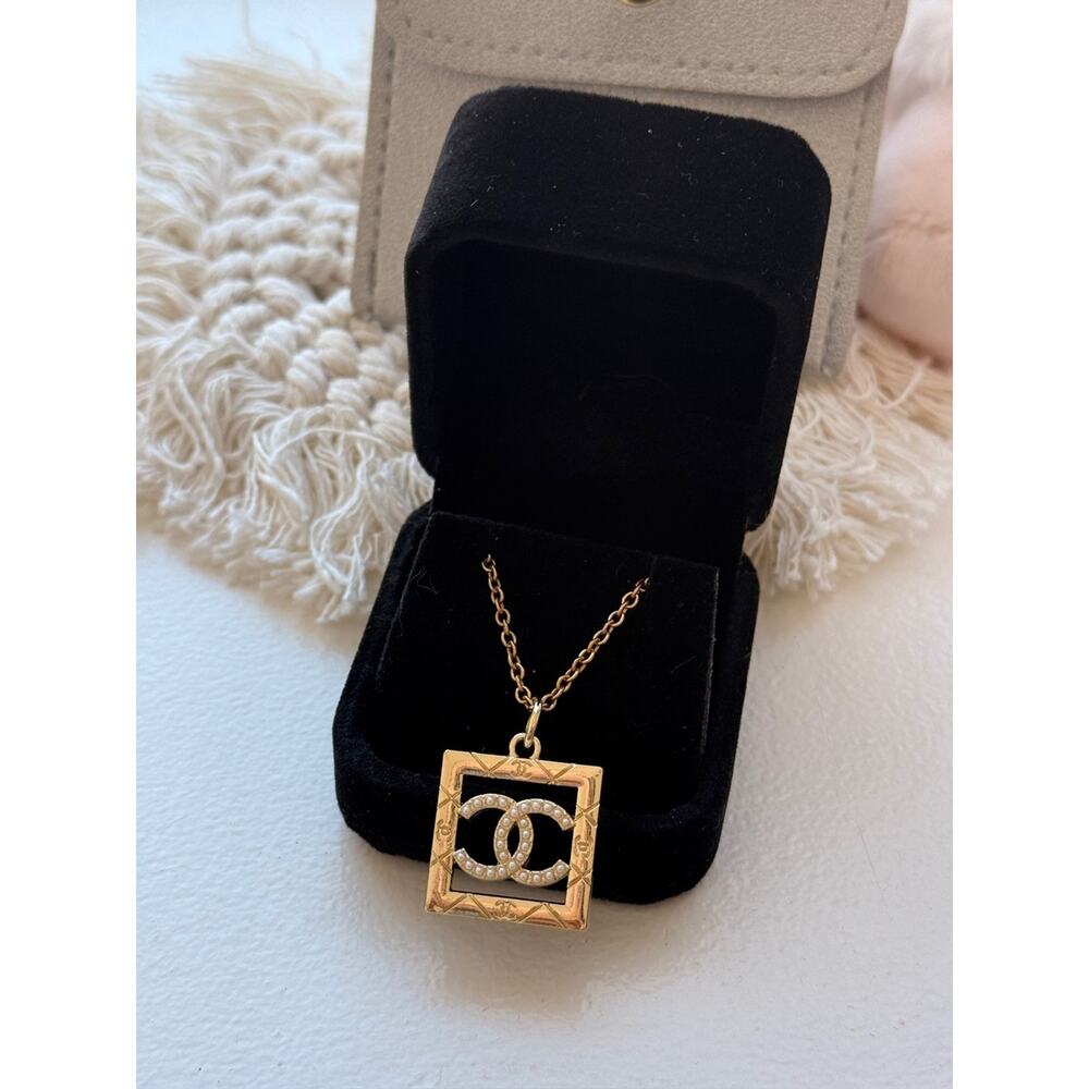 🎁BOGO Sale! Vintage ONLY 1!CHANEL Pearls Square Upcycled Necklace
